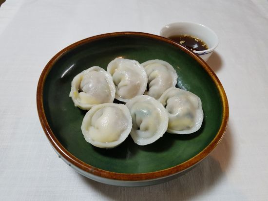 [한국의 맛] 우리나라 전통만두의 별미를 맛보자. 쌀가루로 만든 만두피 흰떡만두