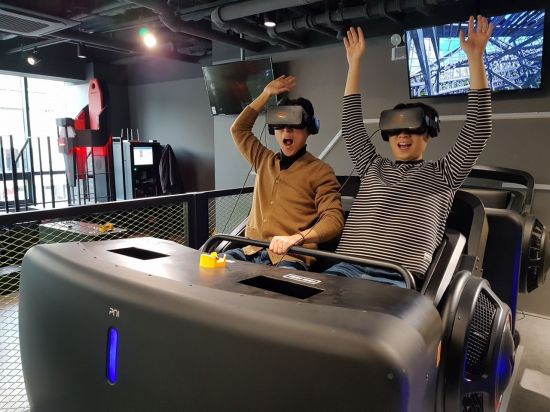 GS리테일, 신촌에 VR체험 매장 브라이트 오픈