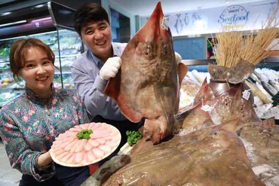 롯데백화점 광주점, 흑산도 홍어 특별전 개최