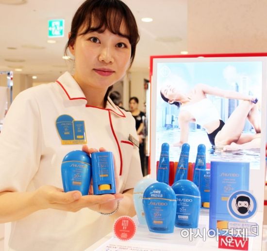 광주신세계, 휴가철 필수품 특집전 열어