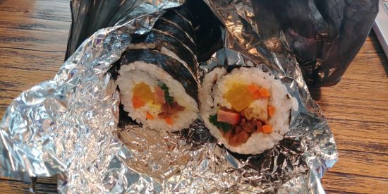 [르포] 김밥에 시금치 보셨나요? 한 단에 무려 만원…식당들 대신 오이·부추 쓴다(종합)