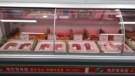 [한국의 백년가게]정육점 아니라 사랑방입니다…업력 40년 제천식육점