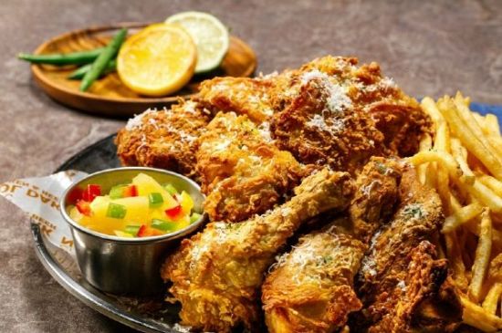 치킨맛집 프랜차이즈 ‘누나홀닭’, 튀기지 않고도 바삭한 후라이드 선보여