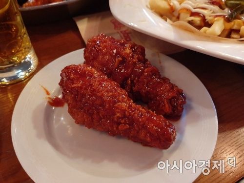 [신상 뜯어보기]불닭·엽떡보다 맵다…닭다리 사이에 스며든 헬게이트 매운 맛