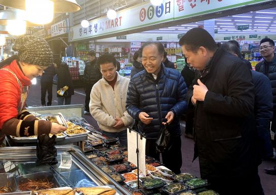 조봉환 이사장 상시 모니터링, 적극 지원…대전 중리전통시장 방문