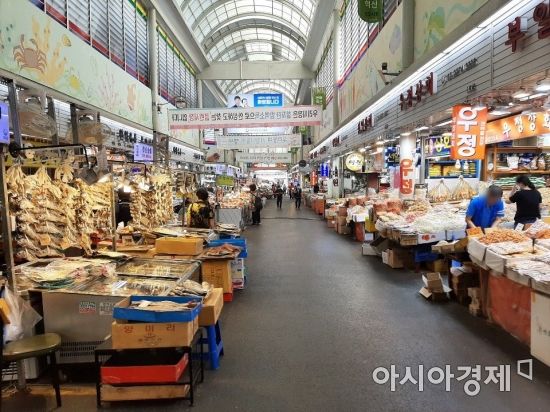 [르포]손님들 발길 끊겨 재난지원금 약발 떨어졌나…불안한 상인들
