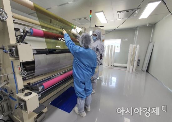“日 독점, 피할 수 없어서 뚫어버렸죠”…특허 필름 승부사