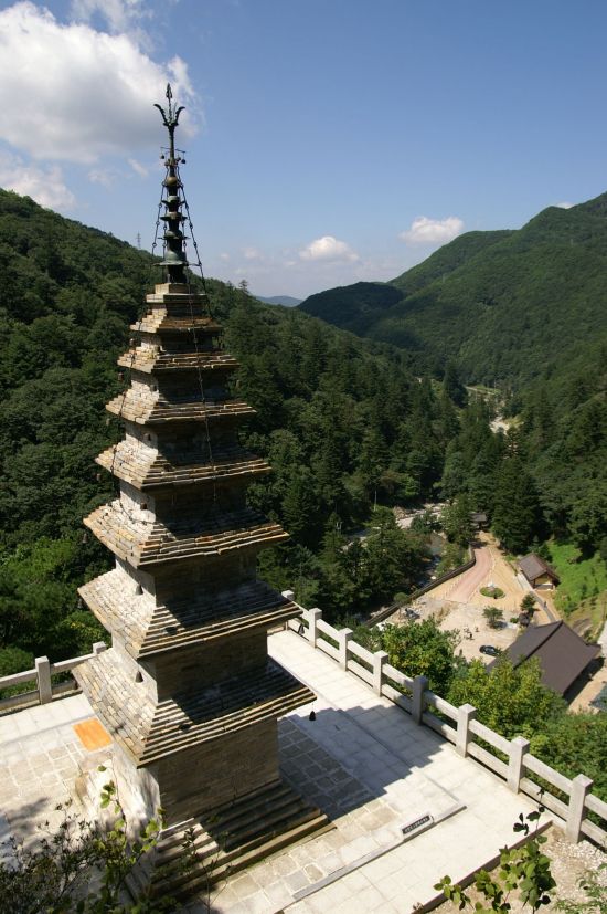 용왕 선물로 쌓았다는 정암사 수마노탑 국보로 승격