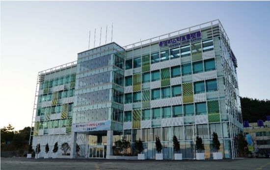 경남도, 통영 폐조선소 재생사업 활용 ‘빅리더 AI 아카데미’ 개최