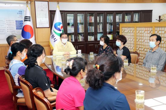 창원시장, 시청사 청소·조경 용역 노동자와 소통간담회