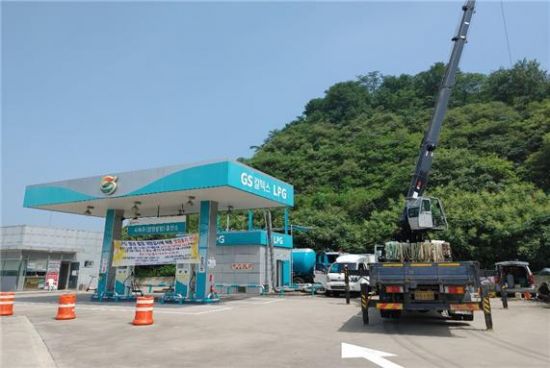 도로공사 서여주주유소, 충전소 탱크개방 검사…액중 펌프 교체