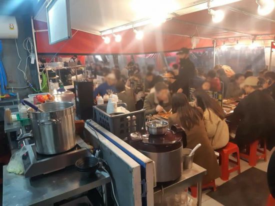 여수시, 코로나19 방역수칙 잘 지키고 있나요…낭만포차는 불야성