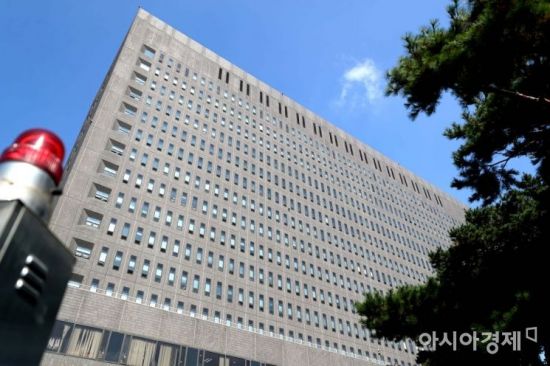 서울중앙지검 수사관도 코로나 확진… 1차 접촉 수사관 3명 자가격리