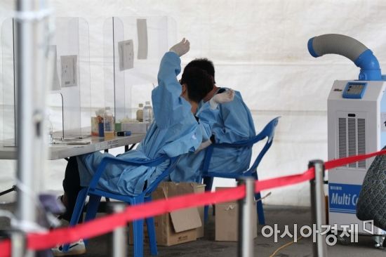 [포토]기지개 켜는 의료진