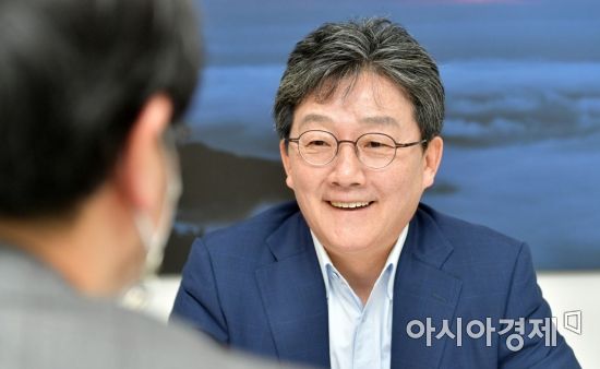 [특징주]유승민 野 대권 주자 급부상…홈센타홀딩스·동신건설 강세