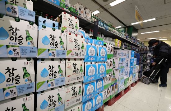 처음처럼도 가격 오른다…소주업계 가격 인상 도미노 현실화