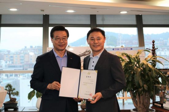 [포토]박기찬 용산복지재단 신임 이사장 임명