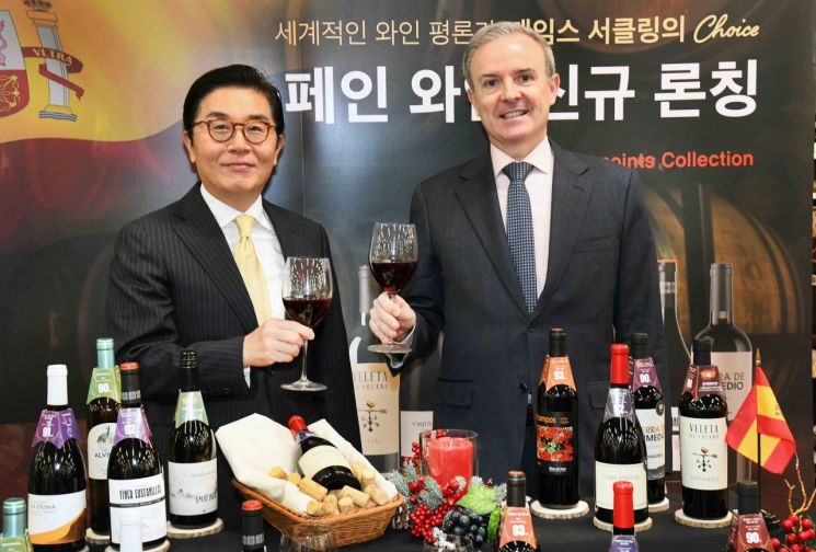 “제임스 서클링 90점 이상”…홈플러스, 스페인 직수입 와인 판매