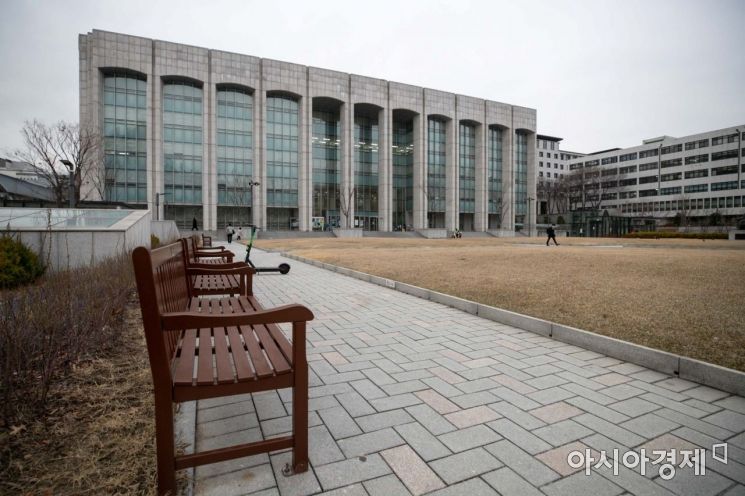 경찰, 입시 실기곡 유출 전 연세대 교수 구속 송치