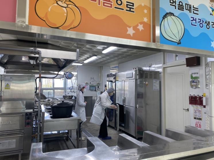 고성군, 학교 집단급식소 등 35개소 식중독 예방 나서