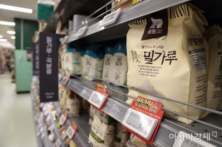 제분업계 밀가루 가격 인하 검토하지만 어려운 게 사실