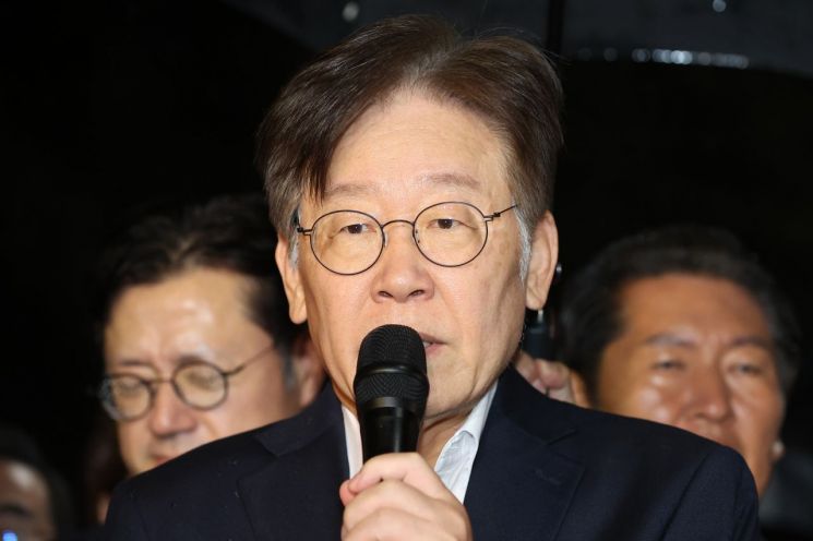 민주당 "이재명 구속영장 기각은 당연…왜곡·조작 수사는 법원 벽 못 넘어"