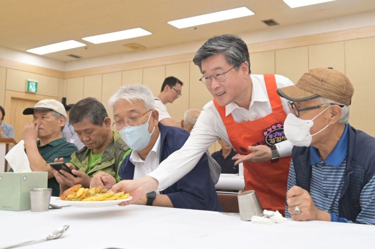 중구, 한가위 앞두고 기업과 함께 소외계층 살펴