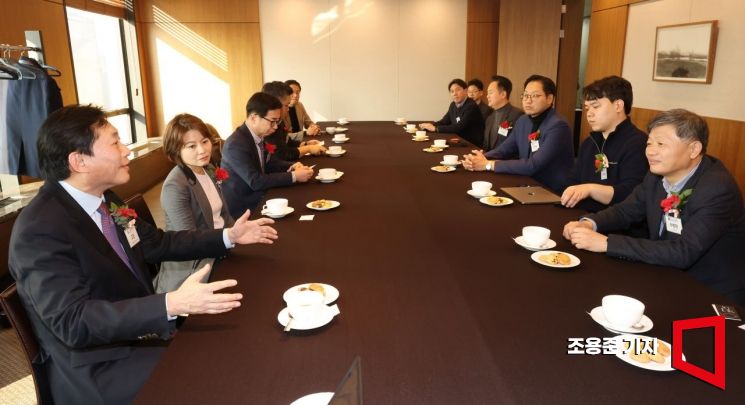 [포토]티타임하는 아시아AI 대상 참석 내빈들