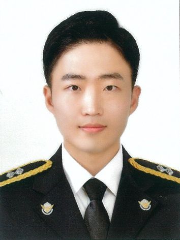 휴일 목욕탕 찾은 경찰, 이발소서 쓰러진 남성 구해