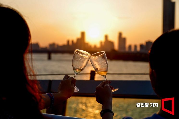 [사고]아름다운 한강으로 초대합니다…2024 글로벌 와인 앤 푸드 트립