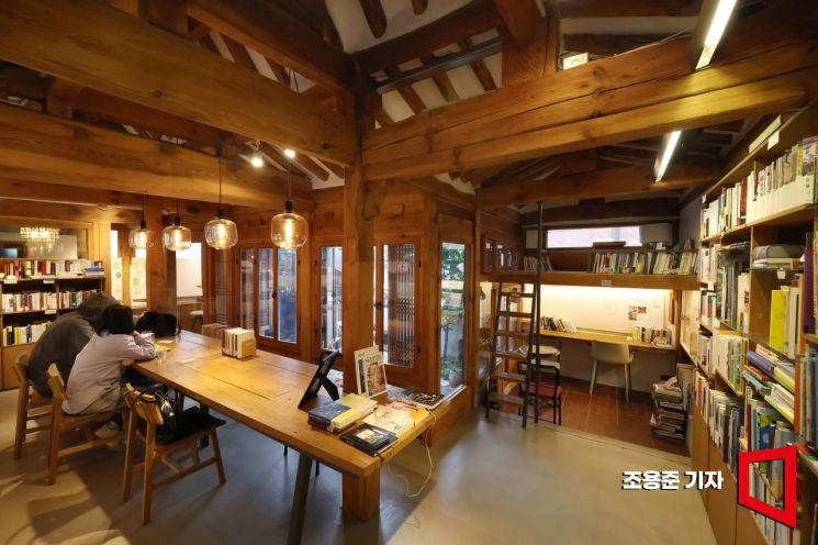 [걸으며 서울을 생각하다]공동체의 지적 사랑방, 서울 동네책방 