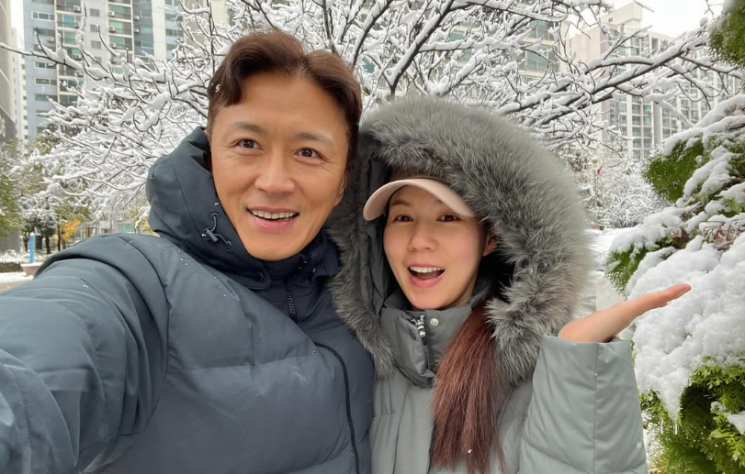 진태현·박시은, 두 딸 새 가족으로…