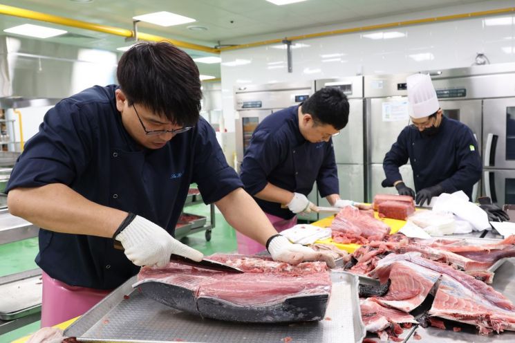 직원 만족도 UP… 포스코 포항제철소, 기술연구원 식당 ‘새단장’