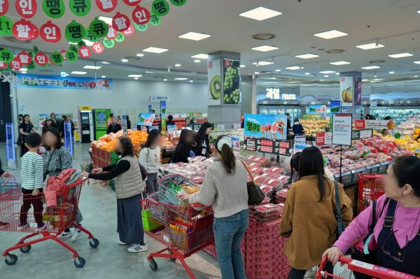 롯데마트, 땡큐절 2주차…전복 한 마리 900원·사과 30%↓