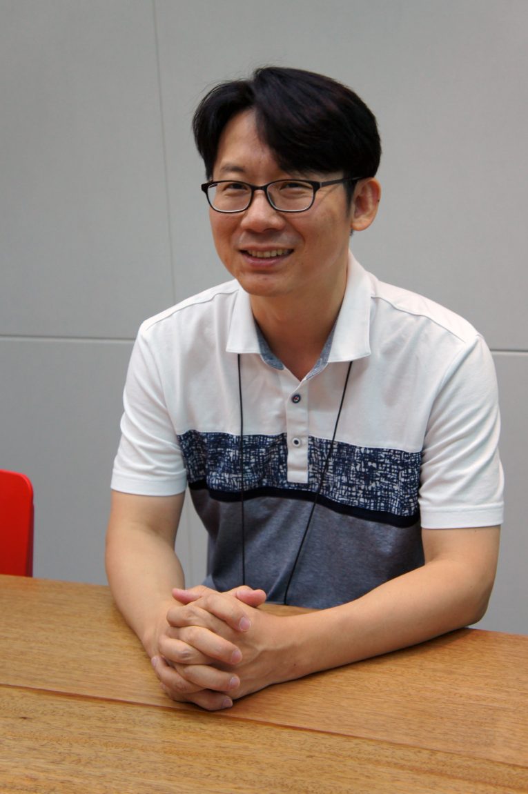 가짜 계정 솎아내고, 맞춤 광고 만들고…‘라인’ 메신저 속 AI 기술들