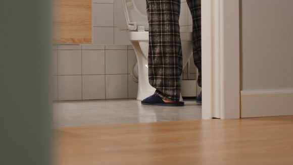 밤에도 화장실 들락날락…잦은 소변 원인은?