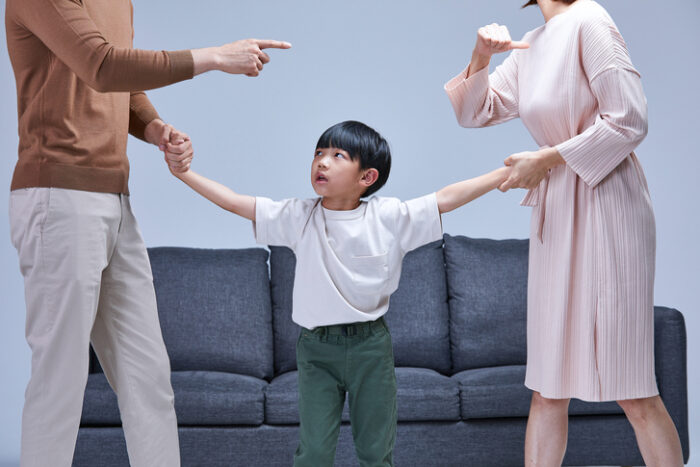 엄마 편이야? 아빠 편이야? 편 가르기...아이를 이렇게 망친다