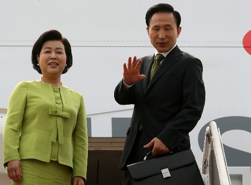 이 대통령, 한미 정상회담차 출국