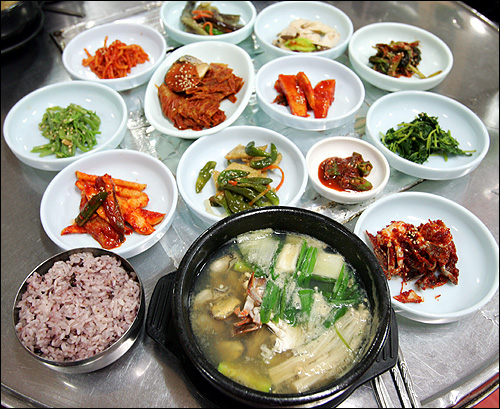 [맛집]물리지 않는 집밥 같은 밥상-금남로 4가 `영암식당’