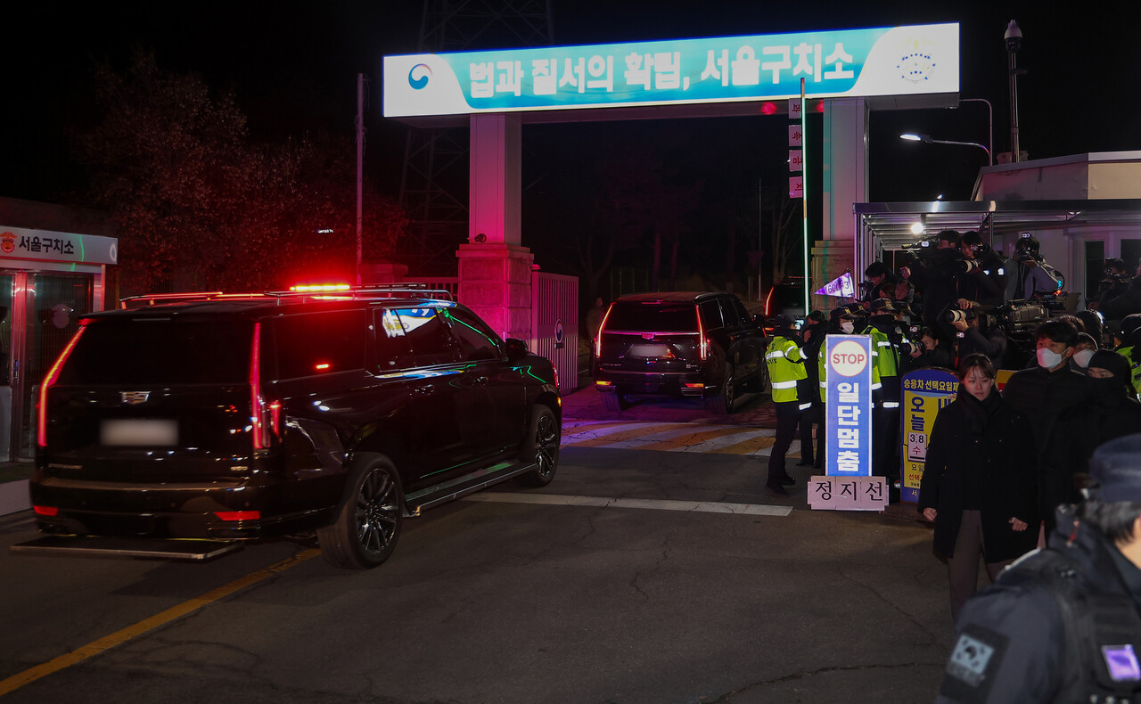 새벽부터 밤까지, 윤석열의 ‘구치소 가는 길’ [포토IN]