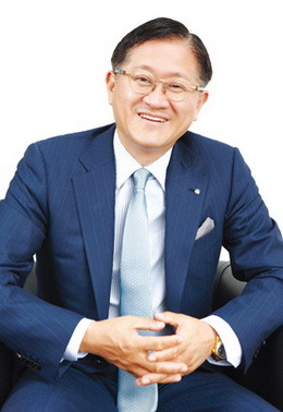 서경배 아모레퍼시픽 대표이사 “여성이 키운 회사, 여성에게 돌려드립니다”