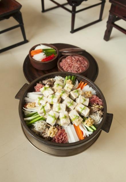 “정성 들여 만들면 모두 궁중음식이죠”