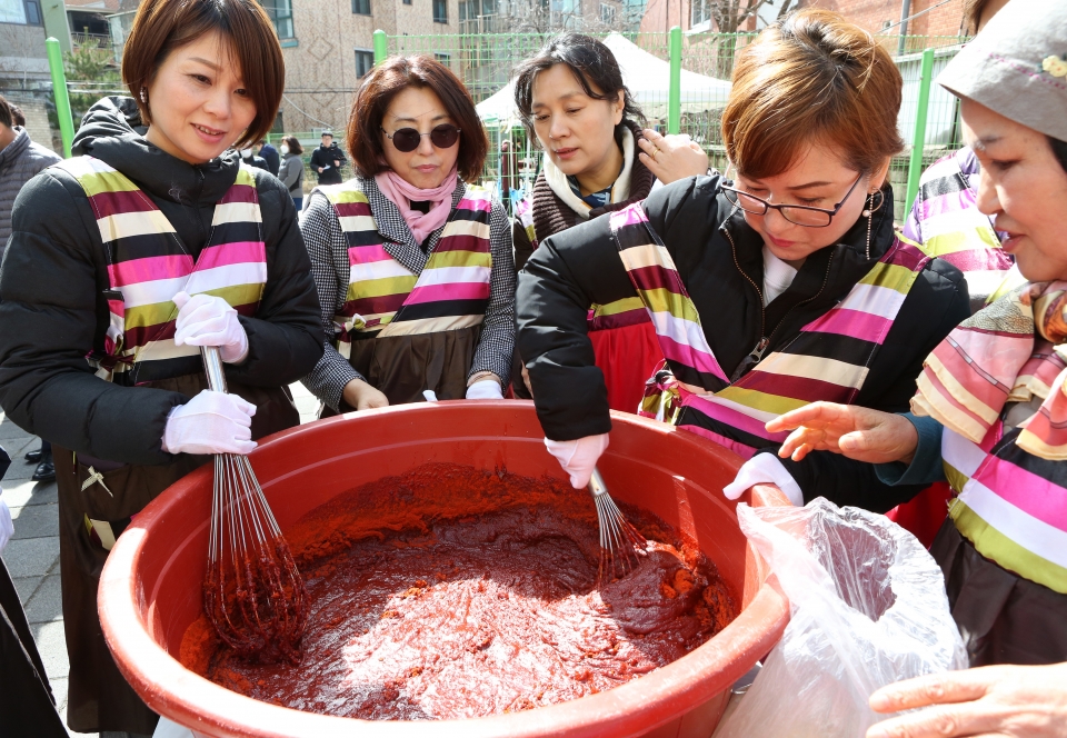 직접 담근 된장·고추장으로 이웃과 정 나눠요