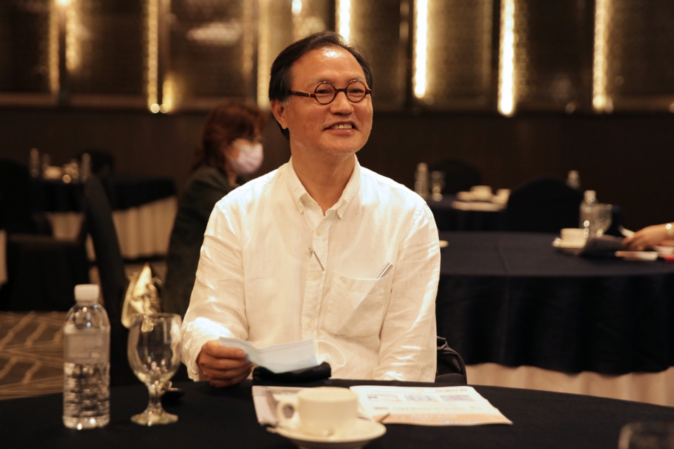 강릉에서 세계로,  테라로사의 K-커피 이야기