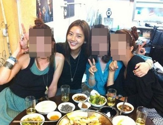 손담비 동창회 인증샷, 미녀 친구들 속에서도 빛나는 미모