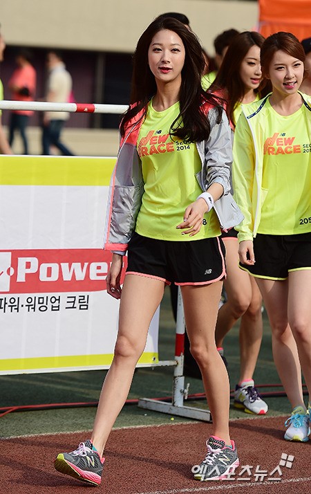 나인뮤지스 민하 부러질듯한 각선미[포토]