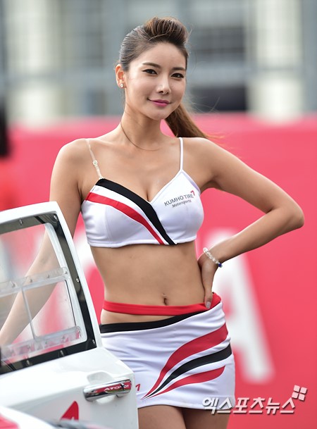 레이싱모델 윤미진 탄력 넘치는 바디라인[포토]