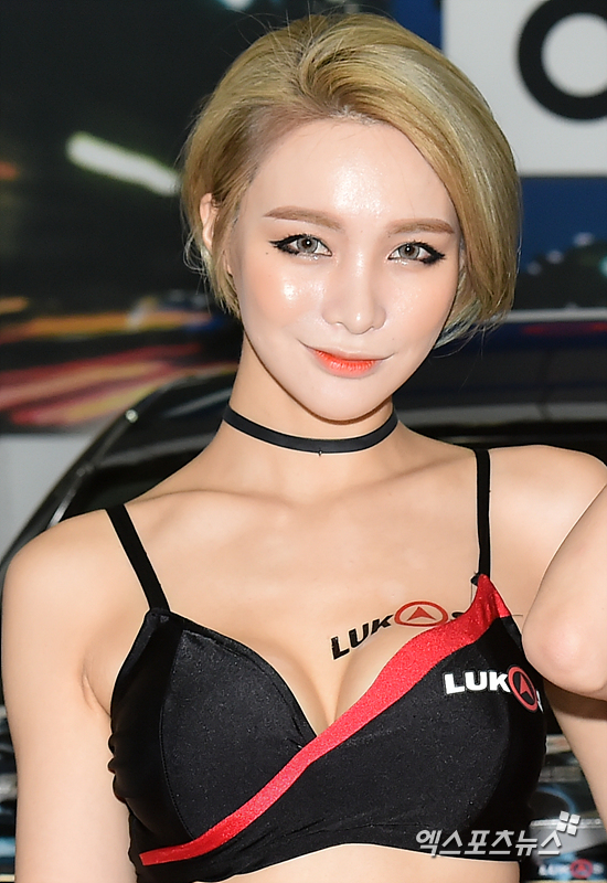 (서울오토살롱) 박하 아찔한 쇄골라인[포토]