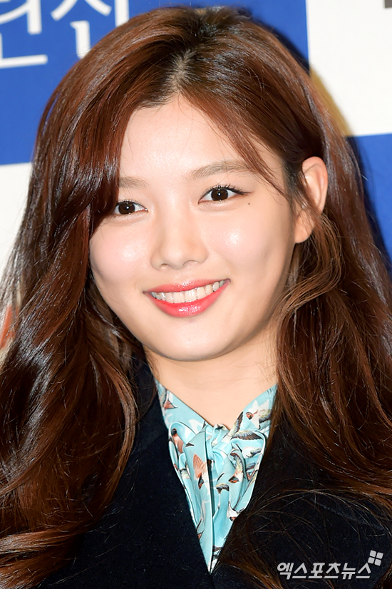 김유정 예쁜 얼굴에 어울리는 예쁜 미소[포토]