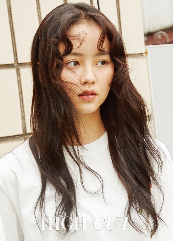김소현 모태솔로, 멜로 연기는 언니들 조언 참고한다 [화보]
